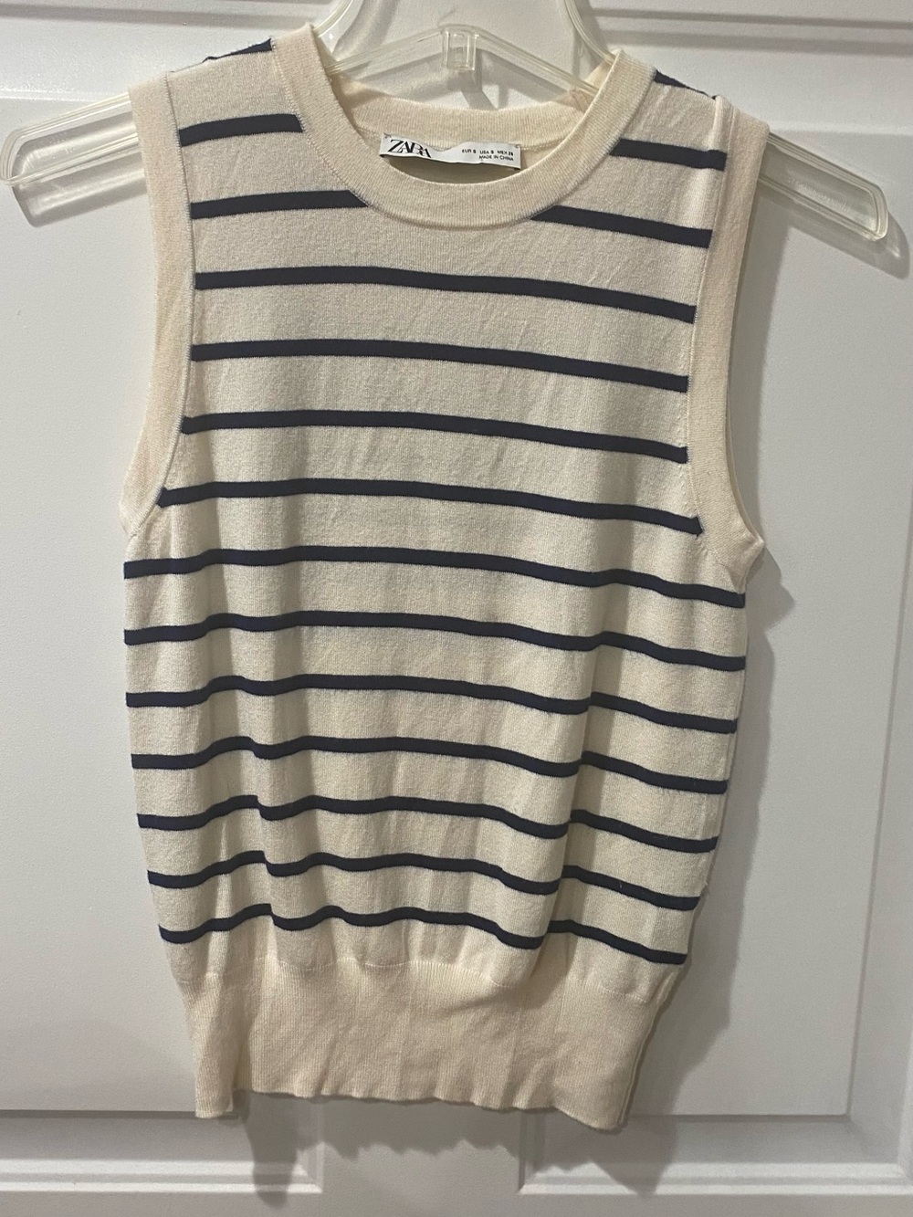 Zara Cream & Navy Striped Sleeveless Knit Top size woman’s small
